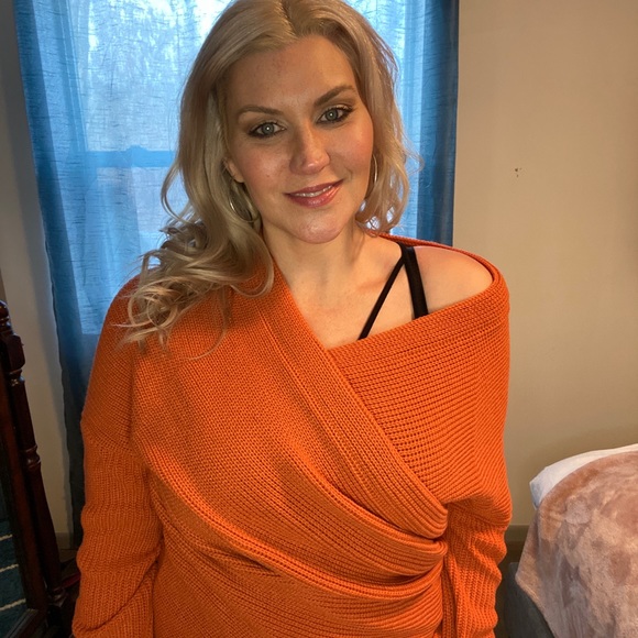 Criss Cross Wrap Tunic Sweater - Picture 6 of 8